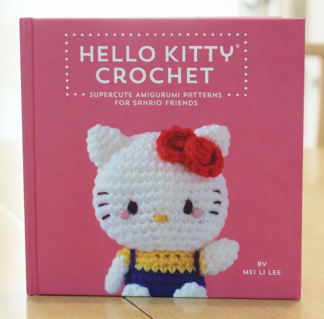 hello kitty book_quirk_book review_mei li lee_crochet_pattern_hello kitty crochet patterns_tami sanders - cover (1280x1261)