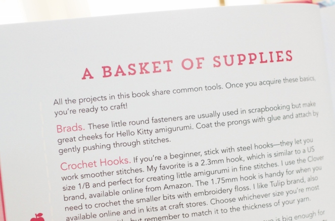 hello kitty book_quirk_book review_mei li lee_crochet_pattern_hello kitty crochet patterns_tami sanders - supplies (1280x847)